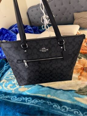 Coach Gallery tote Black Signature Canvas Tote with Front Zip